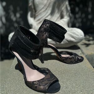 Vince Camuto Black Lace Women's Heels